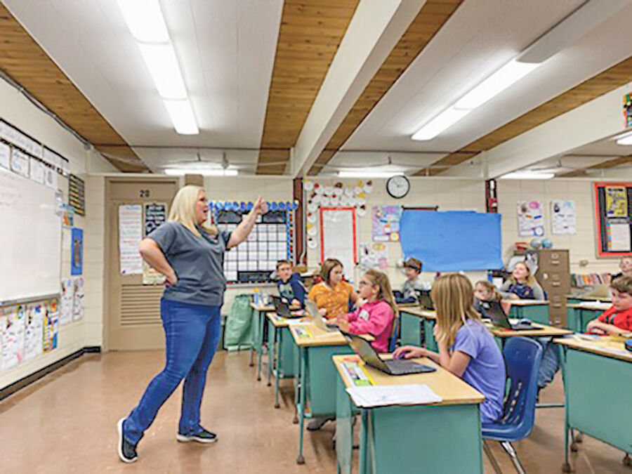 Alicia Hagen teaching photo